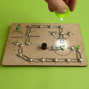 Kit de tecnología para niños y circuitos eléctricos . Clip sonoros